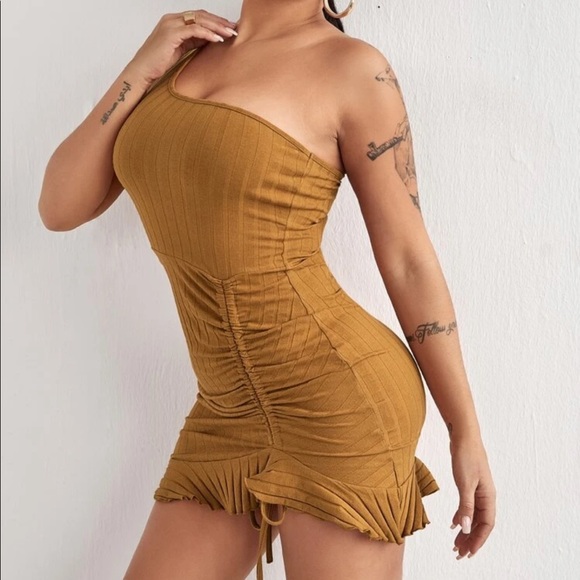 One Shoulder Ruched Drawstring Ruffled Hem Dress - Picture 2 of 5